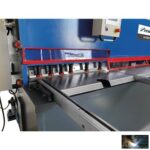 Hidraulikus lengővágásos lemezolló  HTBS BASIC S 2006 Fém tolózárral és motoros vágórés állítással felszerelt - Image 5