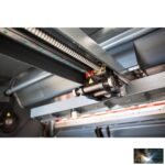 Hidraulikus lengővágásos lemezolló  HTBS BASIC S 2006 Fém tolózárral és motoros vágórés állítással felszerelt - Image 7