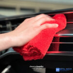 ChemicalWorkz Szegélymentes Prémium Törlőkendő 500GSM 40×40 Piros - Image 6